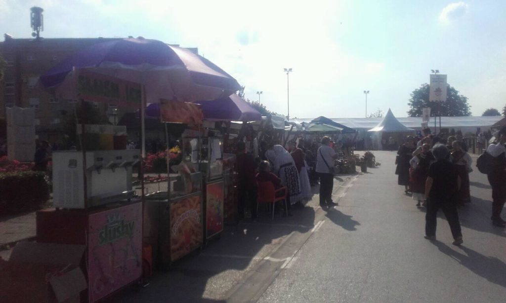 33745212 1945393095772570 3073716413651746816 o