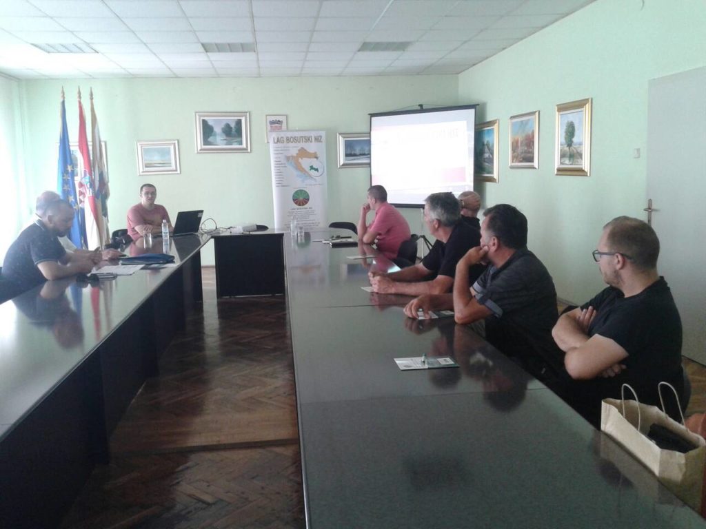 IMG 27cf2ffd7dd7cfbcb0fb7948194cb8be V