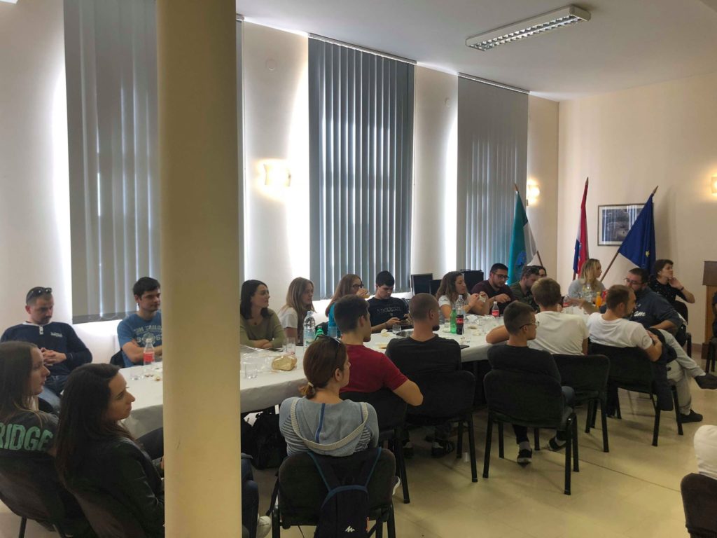 45478353 560962407675032 972636386886680576 n