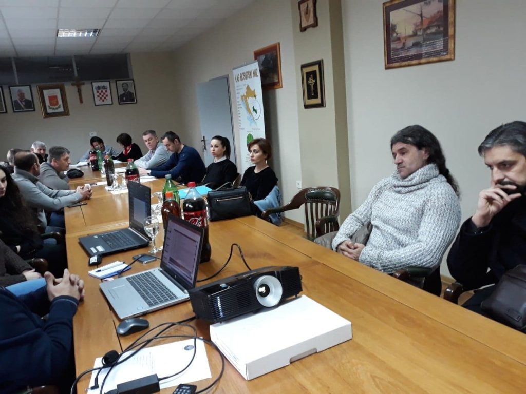 49575836 2189317388054734 3718360416024264704 n